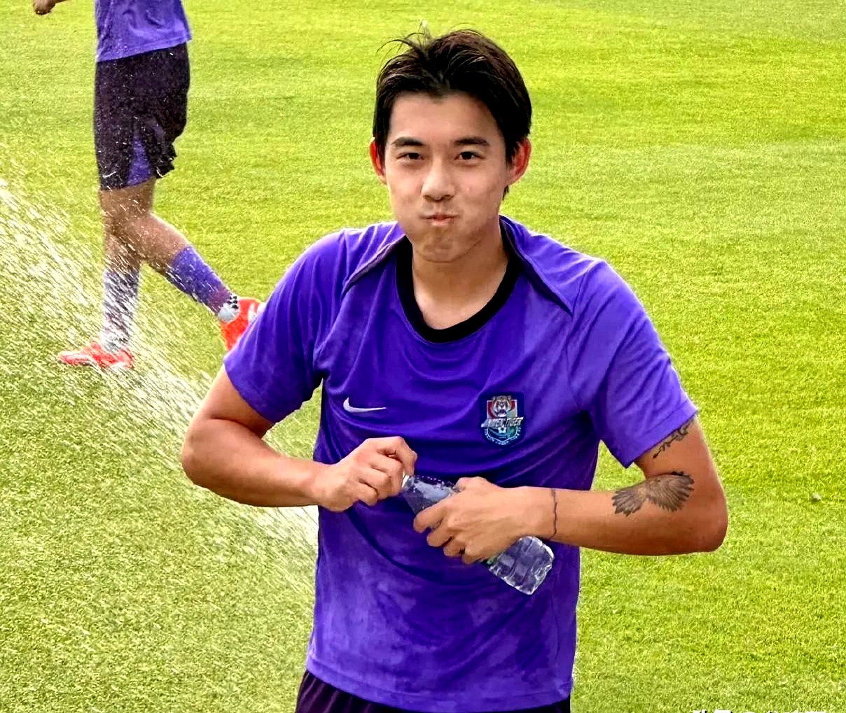 关于法甲转会期再迎强敌；北京国安门线救险；主帅态度——底气十足；年轻球员得到机会的信息